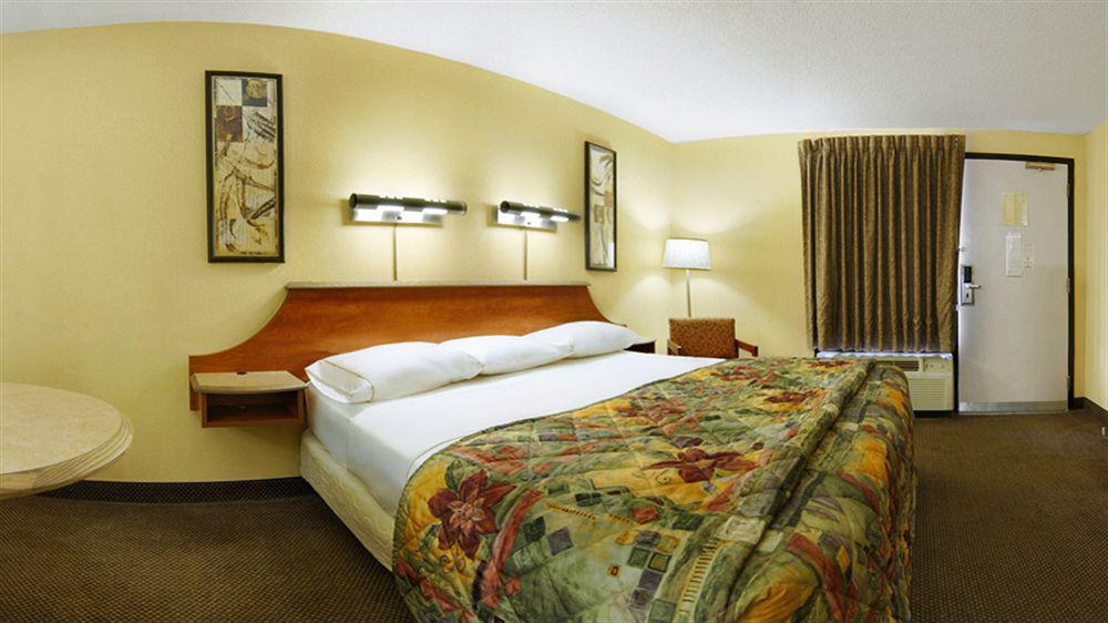 Red Roof Inn Virginia Beach-Norfolk Airport Exterior photo